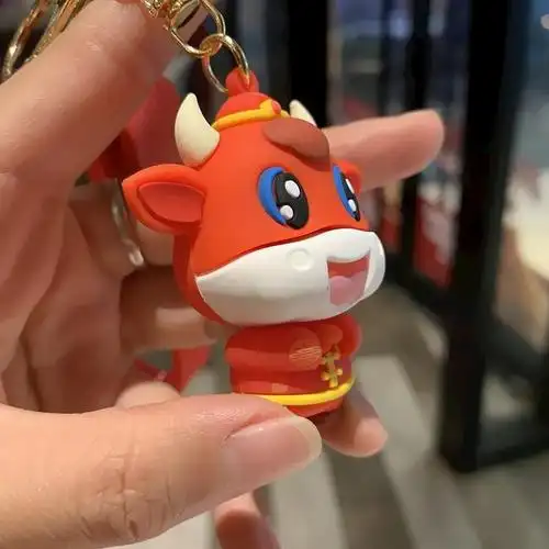 新年福牛红色生肖牛公仔钥匙扣生日送礼品创意本命年吉祥物包挂件