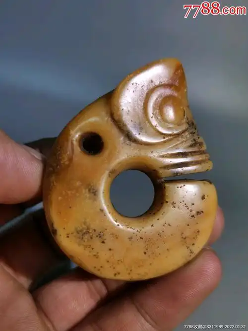 农村收的黄玉玉猪龙风化明显包浆沁入骨红山文化