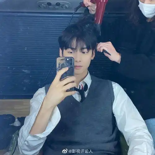 车银优曾因长痘哭着道歉#来看看大帅哥车银优的照片吧,随便一照揖经