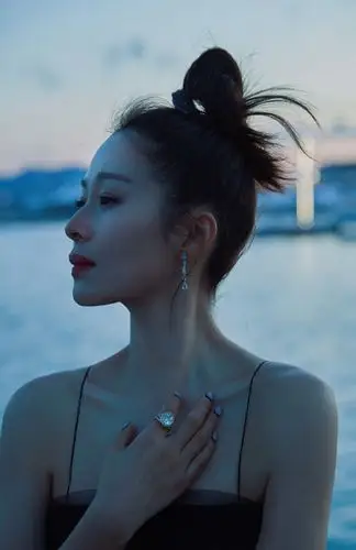 美成画——江一燕