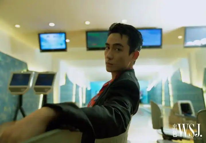 更新到ios 16后终于可以随时添加变换朱一龙的锁屏壁纸了#朱一龙