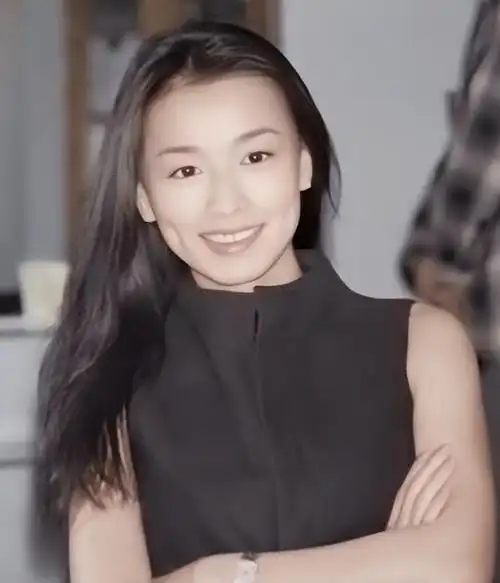 说起张庭大家都不陌生吧,好多人童年的女神之一,小时候张庭演的电视剧