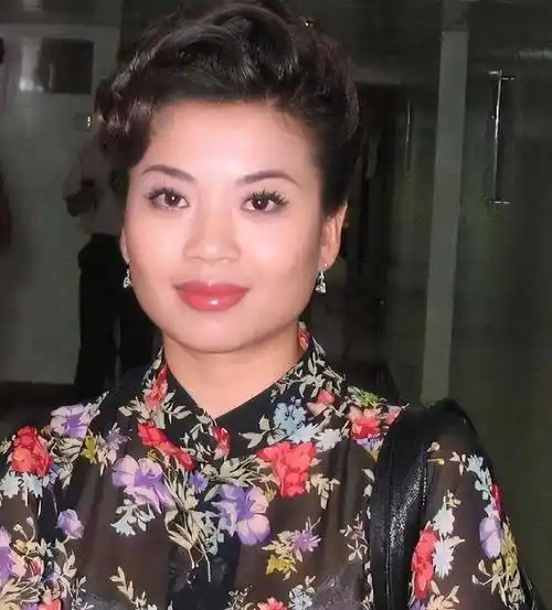 歌唱家张也:54岁单身无子女,与"男闺蜜"吕继宏的感情让人羡慕_金铁霖