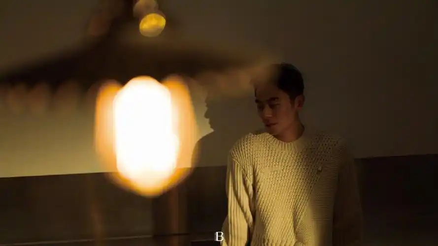 分享一组朱亚文图片给大家,图中的明星图片壁纸会点缀你的电脑桌面