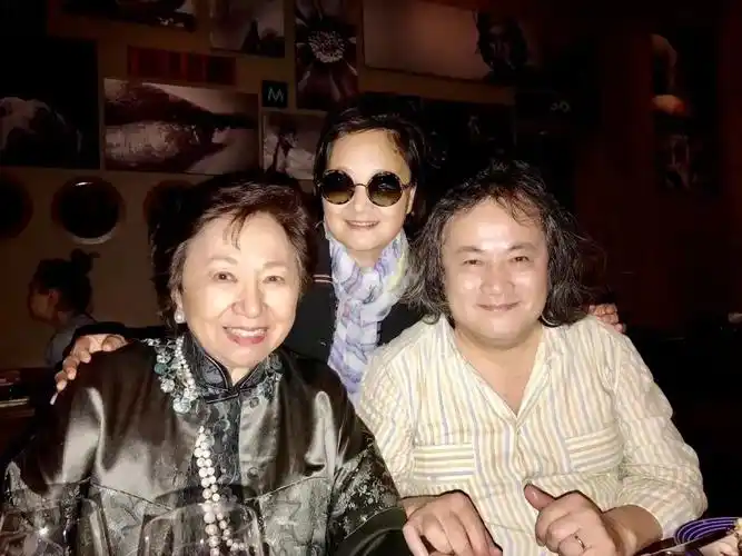 指挥家汤沐海忆杨雪兰:她像姐姐,像妈妈,像外婆_新浪财经_新浪网