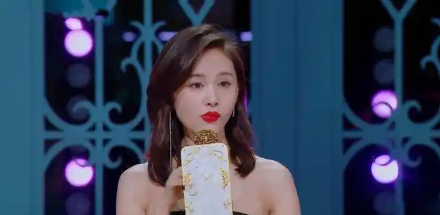 《听姐说》首播,玲花忘词,阚清子冷场,应采儿直呼王子文太烦了_姐姐