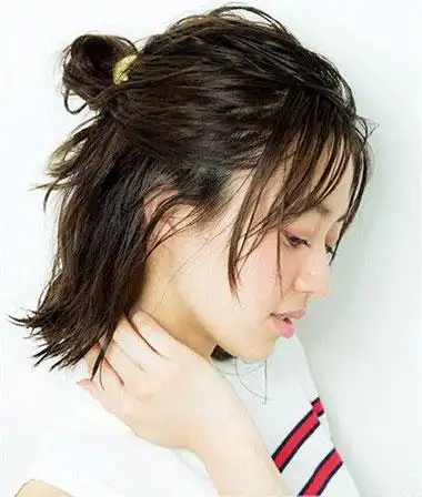 半丸子头短发发型图片 短发妹子千万别错过