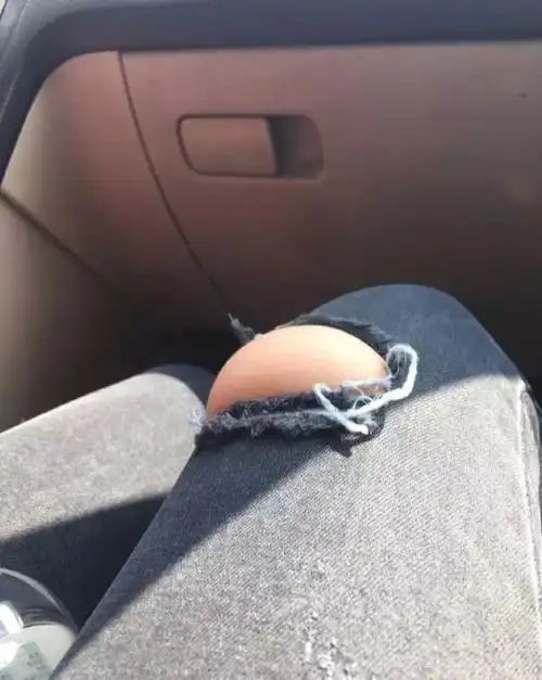 "千万不要随便买破洞牛仔裤,否则."-搞笑-乱石塔快乐小站