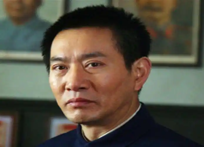 从不招人待见的"反派专业户"到"上将",53岁还单身,姚刚的演艺路坎坷不