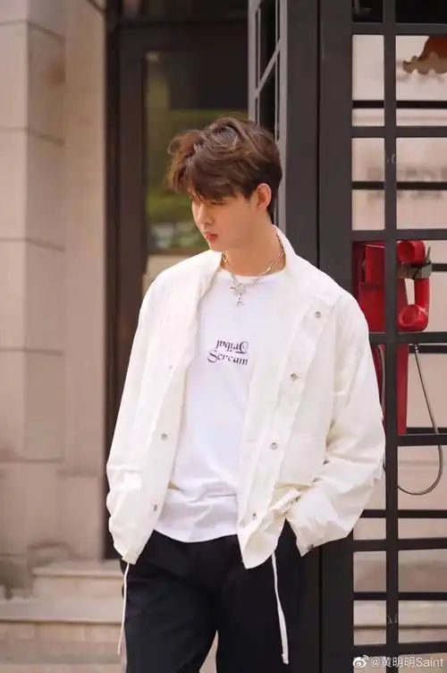 不期而爱播出那段时间,小编就被明明跟泡芙的矮攻少爷cp萌到了.