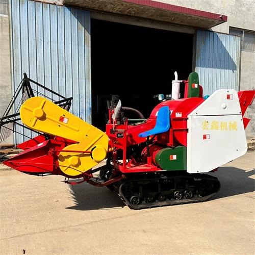 山区丘陵梯田小型水稻收割机 自走式稻谷小麦新型联合收获脱粒机