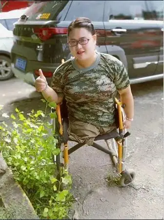 高位截肢成半截人苦难中重生只因为有他