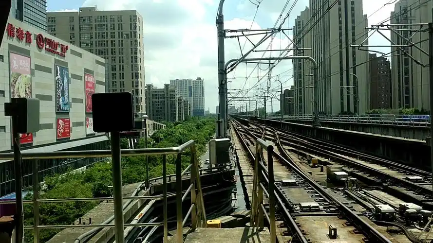 (上海地铁)11号线奶咖1124出嘉定新城站