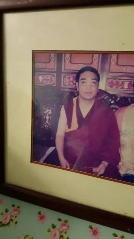 西宁塔尔寺活佛这个叫什么名呢?