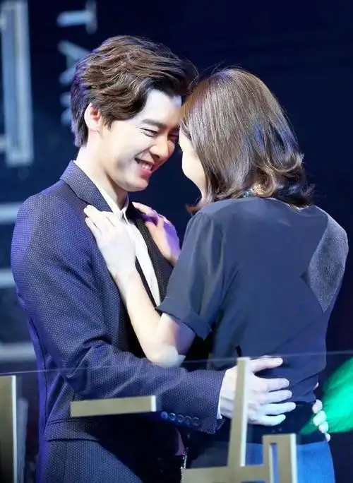 李易峰与杨幂秘密结婚领证?