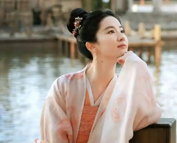 和宋承宪有一段情,出过专辑当过唱跳,金庸唯一认证小龙女_微博_角色