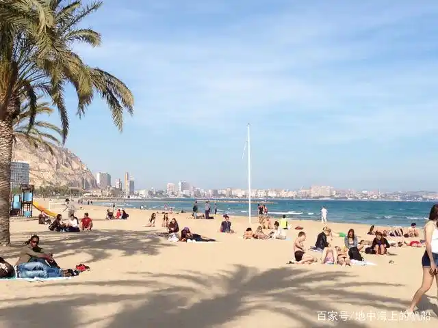 地中海上的沙滩,美女,排球