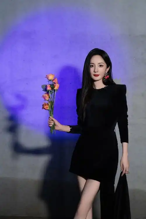 杨幂痛痛撒娇攻击##时代少年团和杨幂沈腾周深打表演