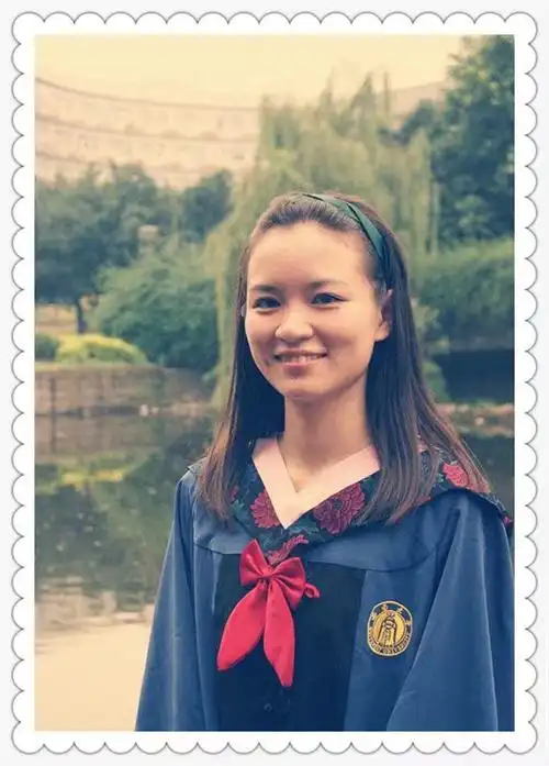 张楠是四川人,2012年,西南大学英语师范专业研究生毕业后的她选择来到
