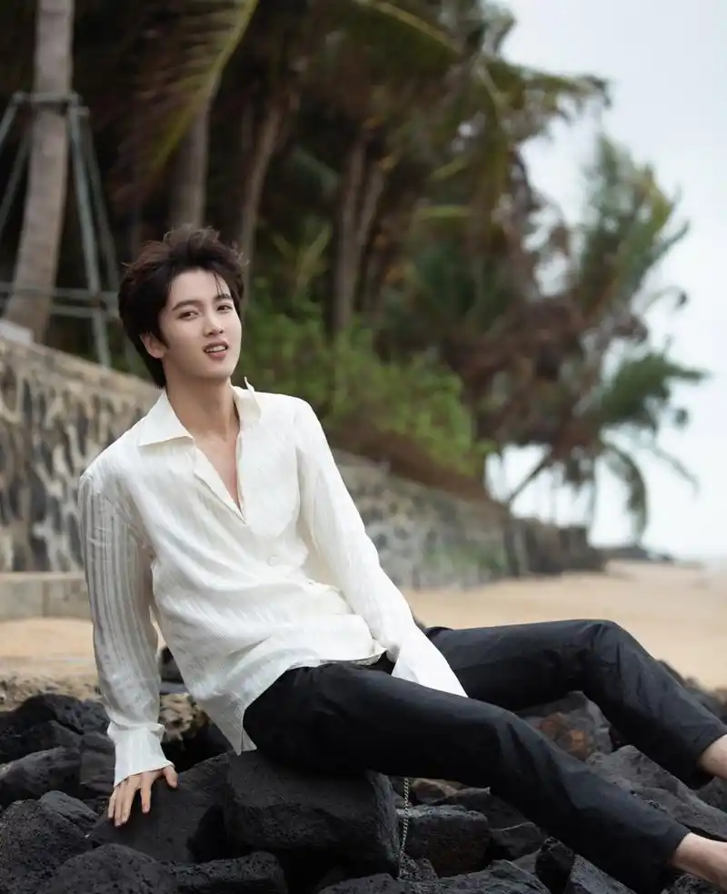 陈宥维晒照疑似透露出演p大杀破狼慈文回应主演尚未确定