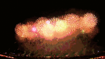 最美不过人间烟火是一直延续至今放鞭炮,吃元宵,赏花灯,猜灯谜,舞.