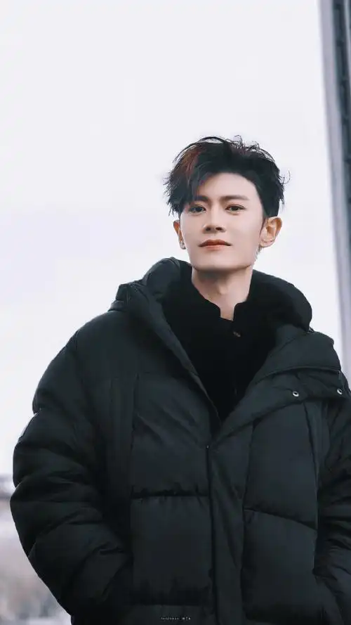 任嘉伦巴黎时装周#壁纸 95