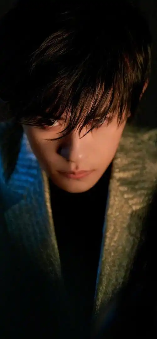 易烊千玺谈主动选择权##易烊千玺晒图##易烊千玺elle3月刊封面