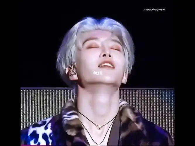 范丞丞夺命坏笑