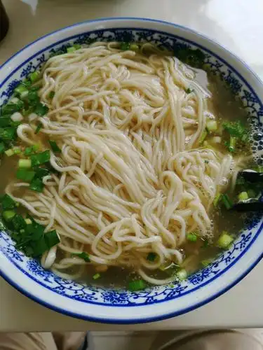 盯了一天了,午饭没吃,现在吃了一碗面,吃面!大家随意.