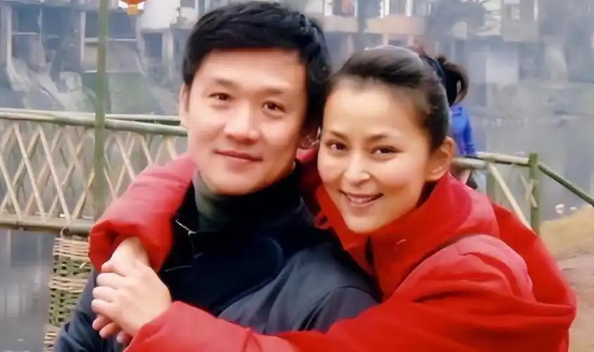 黄志忠:抛弃多年原配,转身恋上柯蓝,如今的他,说明靳东没说错