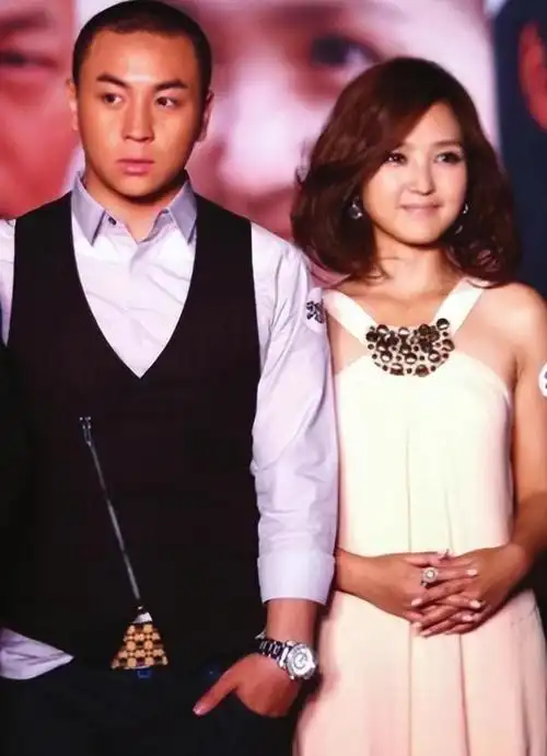 有一种差别叫释小龙何洁分手多年后一个身家过亿一个捉襟见肘