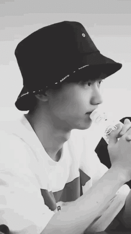 马嘉祺的喉结杀,来点午夜场该看的