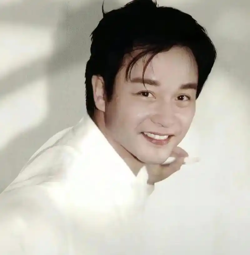 治愈系笑容 #张国荣 - 抖音