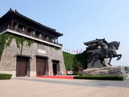 项羽的故里就在宿迁市内,千年过往,新建的西楚城墙将历史重现在承市