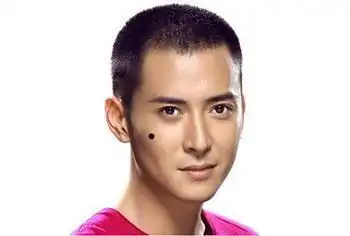 贵人痣寓意:男人还是比较看重权力的,官运痣毋庸置疑是一颗好痣.