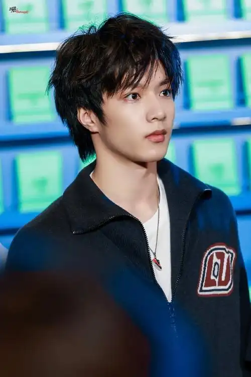 今日星拍放送##刘耀文路易威登品牌大使##时代少年团lv快闪造型