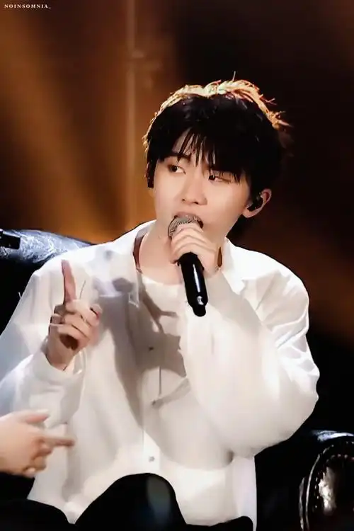 "想听那种很好哭的"#马嘉祺风花雪月饭拍