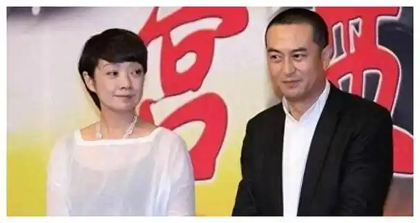 张嘉译送给妻子王海燕7000万,买下别墅豪车._生活_婚姻_支持