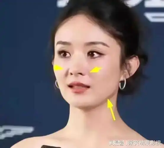 赵丽颖张杰合影被群嘲露脐装穿搭土气美颜都遮不住疲惫