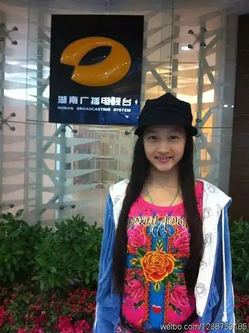 历数关晓彤从小到大的样貌网友感慨还是原装纯天然的好