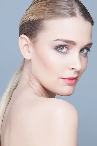 人像修图 磨皮祛斑 中性灰 古铜色皮肤