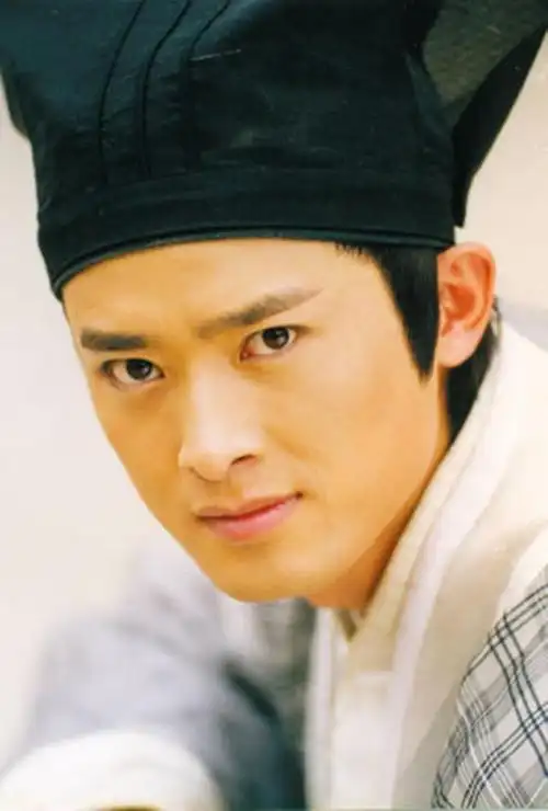 任泉古装给我的第一感觉就是温润如玉