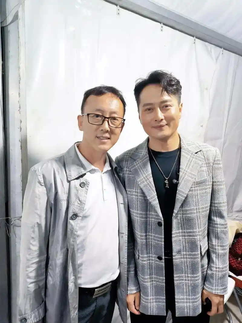 云飞 #歌手云飞创作的原声 - 抖音