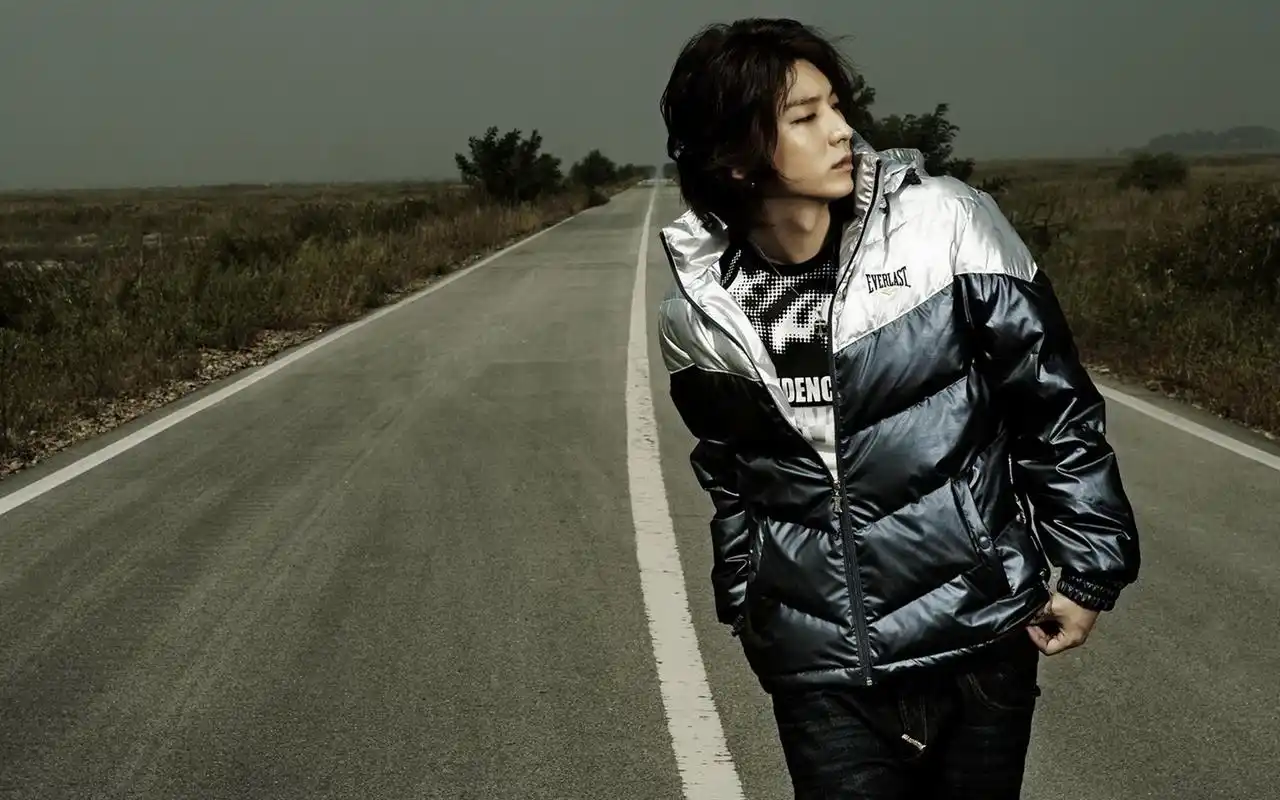 李准基,李俊基帅气韩国明星电脑桌面壁纸