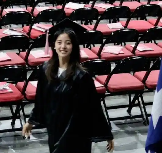 欧阳娜娜人设崩塌,学成归来还是"大专学历"?