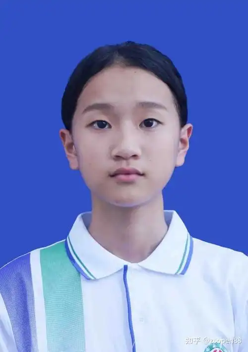 大小小于100kb;本人正面免冠蓝色证件照,拍照着装要求为中山华附校服