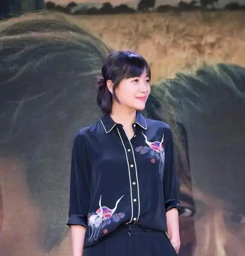 才女变海后?成龙曾是她的"狩猎"目标,徐静蕾:从没缺过男人