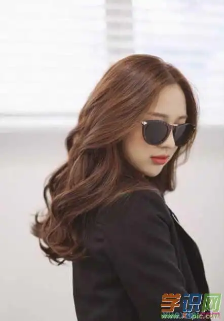 韩国甜美中长发卷发发型图片