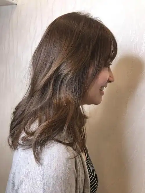 栗子棕质感发色