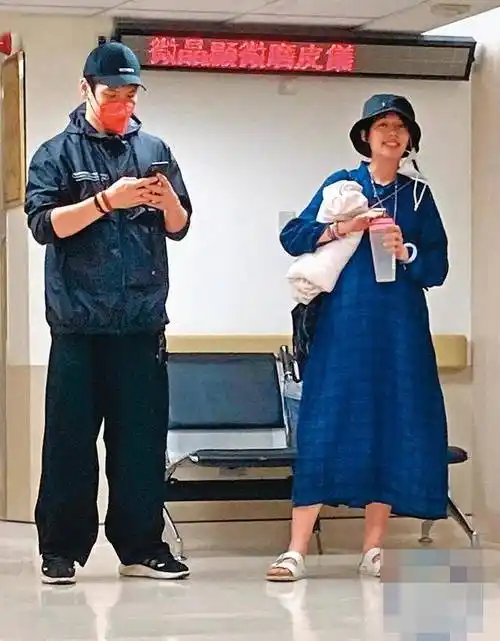 郭碧婷产前72小时画面被曝,向佐当爸后愤怒发声:事不过三!